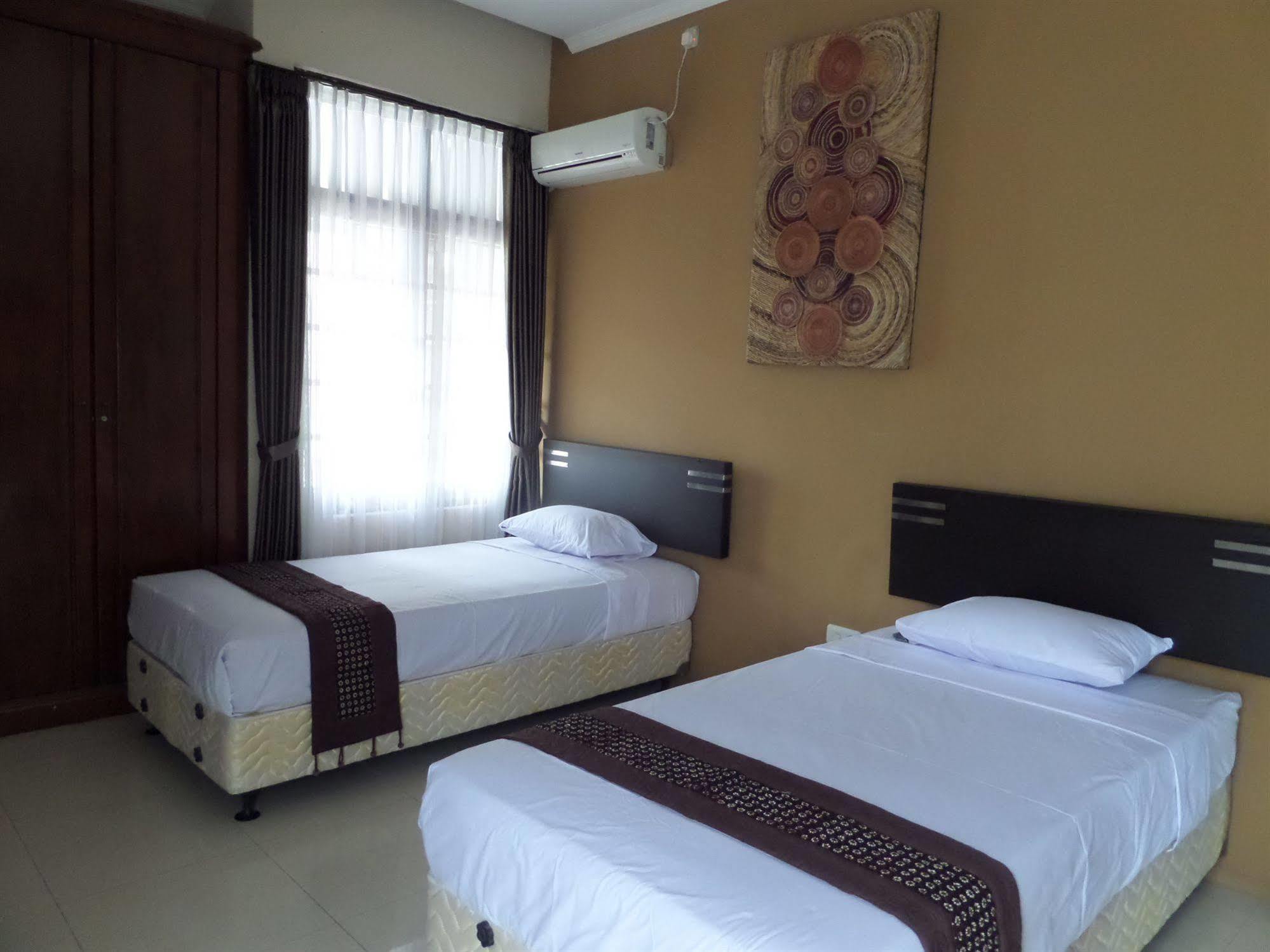 Oyo 201 Emdi House Timoho Hotel Yogyakarta Exterior photo